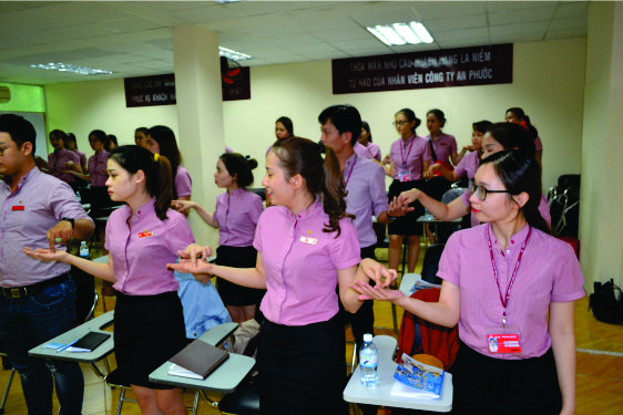 dịch vụ khách hàng - game trong lớp học